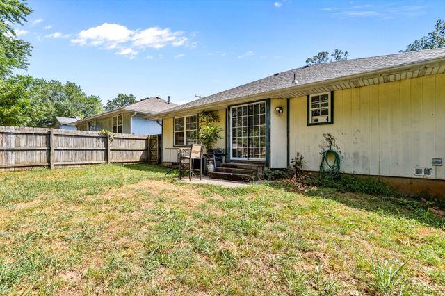 1335 North Clifton Avenue, Springfield, MO 65802