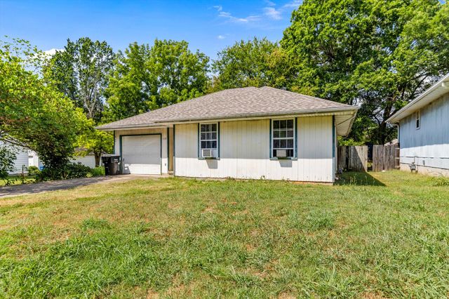 1335 North Clifton Avenue, Springfield, MO 65802