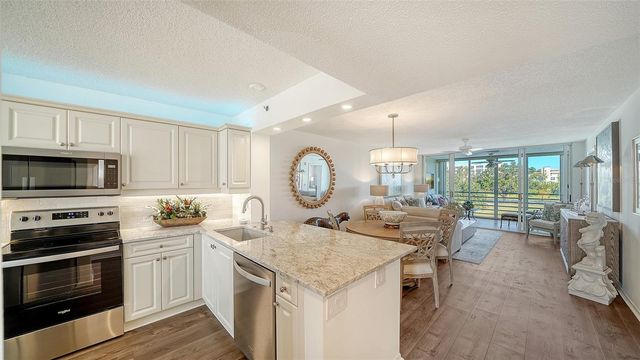 4530 PINEBROOK CIRCLE 302, Bradenton, FL 34209