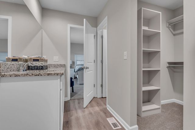 2231 S Vintage Dr, Andover, KS 67002