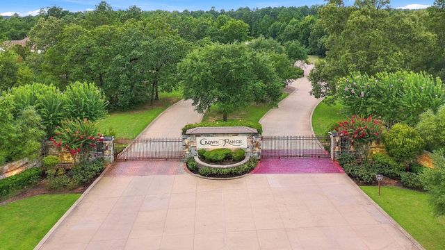 26063 Crown Ranch Boulevard, Montgomery, TX 77316