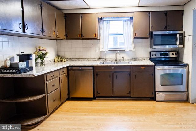 338 MAPLE AVE, Essex, MD 21221