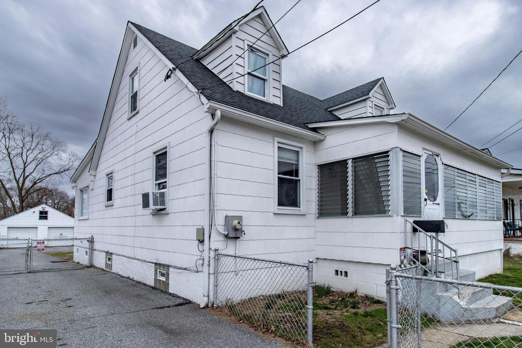 338 MAPLE AVE, Essex, MD 21221