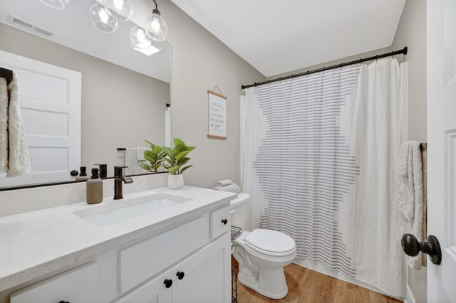 1424 NW 29th Street, Ankeny, IA 50023