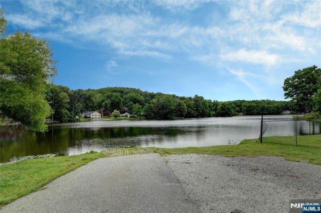 101 Old Clove Road, Sussex, NJ 07461