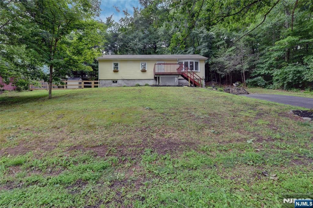 101 Old Clove Road, Sussex, NJ 07461