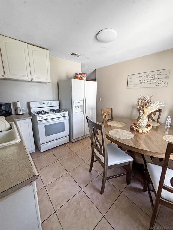 Image 3 of property listing at 3508 Decora Circle, San Marcos, CA 92078