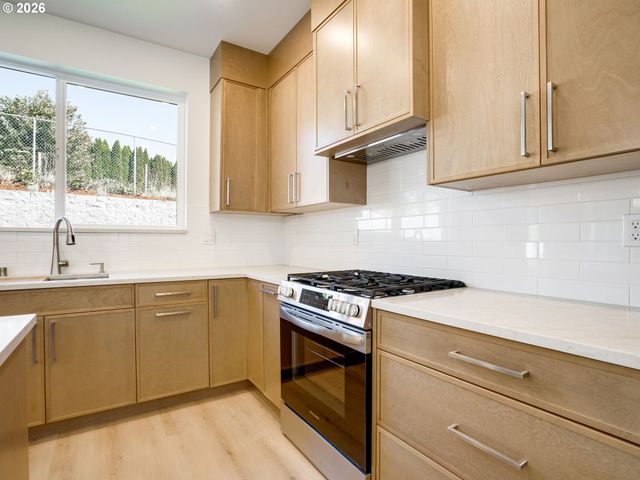 6025 Ne 45TH Ct, Vancouver, WA 98661