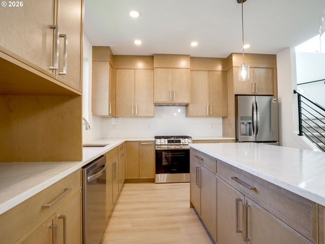 6025 Ne 45TH Ct, Vancouver, WA 98661