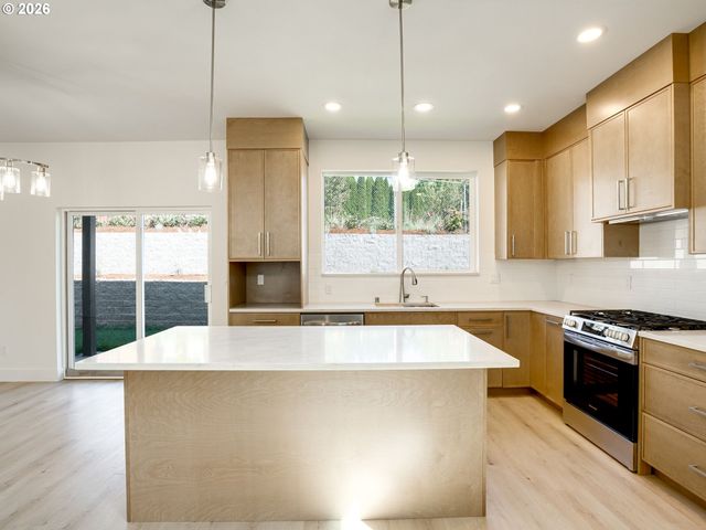 6025 Ne 45TH Ct, Vancouver, WA 98661