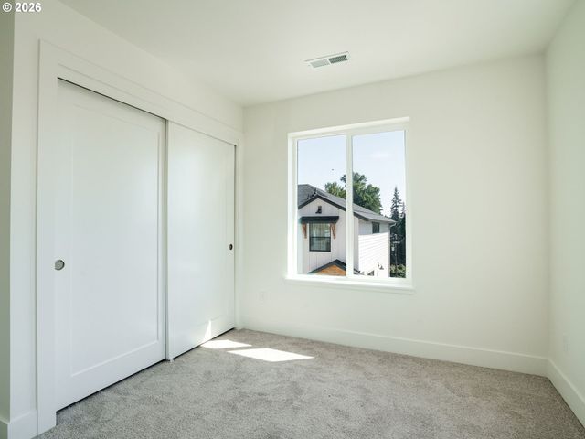 6025 Ne 45TH Ct, Vancouver, WA 98661