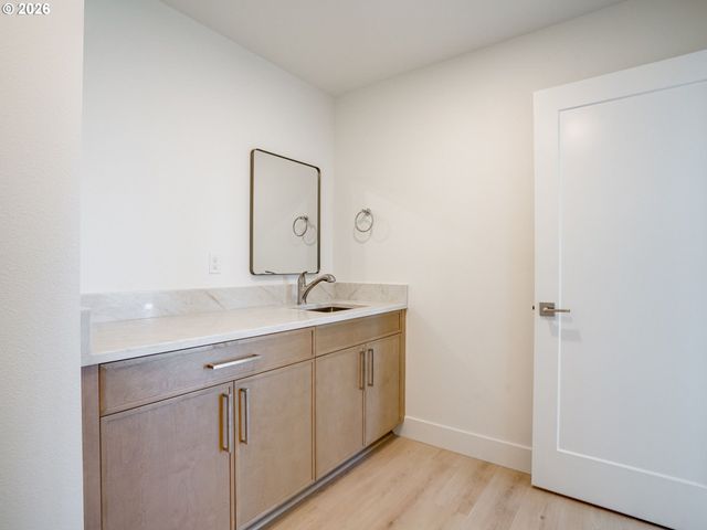 6025 Ne 45TH Ct, Vancouver, WA 98661