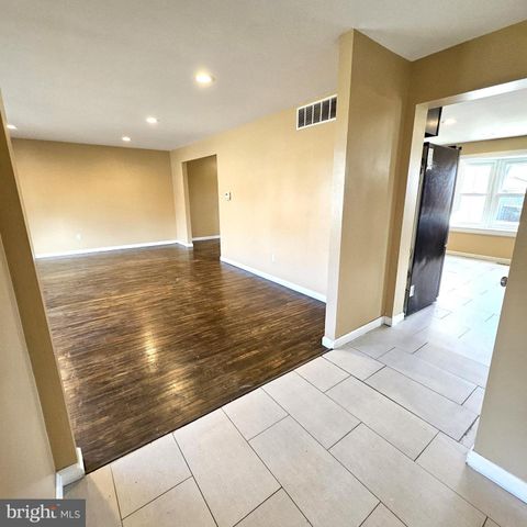 11 STRATHMORE DR, Cherry Hill, NJ 08003