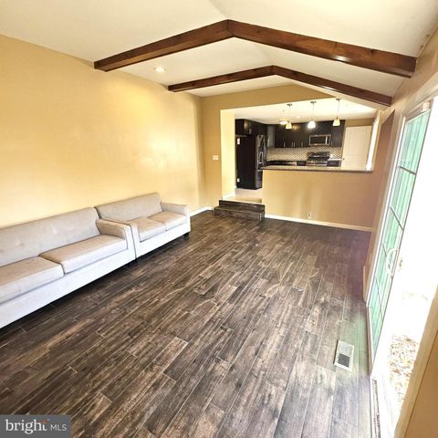 11 STRATHMORE DR, Cherry Hill, NJ 08003