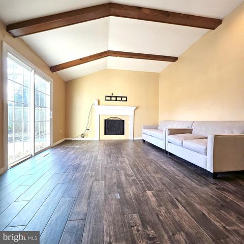 11 STRATHMORE DR, Cherry Hill, NJ 08003