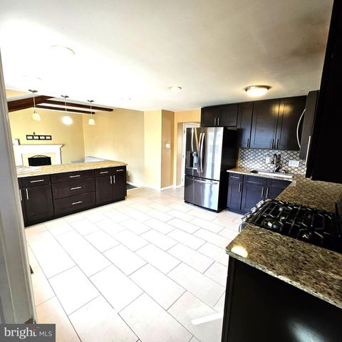 11 STRATHMORE DR, Cherry Hill, NJ 08003