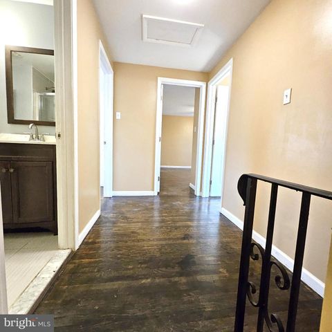 11 STRATHMORE DR, Cherry Hill, NJ 08003