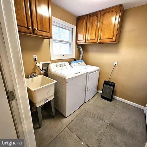 11 STRATHMORE DR, Cherry Hill, NJ 08003