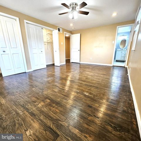 11 STRATHMORE DR, Cherry Hill, NJ 08003