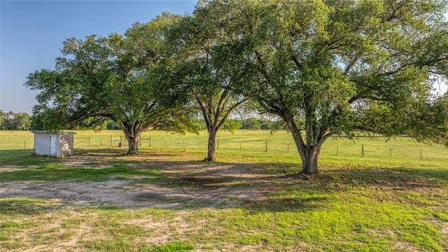 2737 Lomax Harmel, Carmine, TX 78932