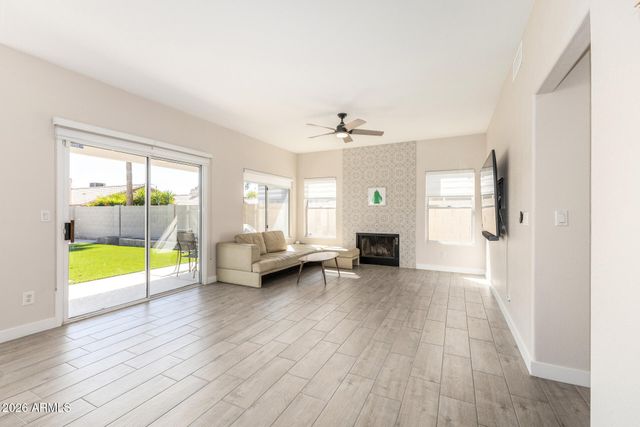 4643 E MICHELLE Drive, Phoenix, AZ 85032