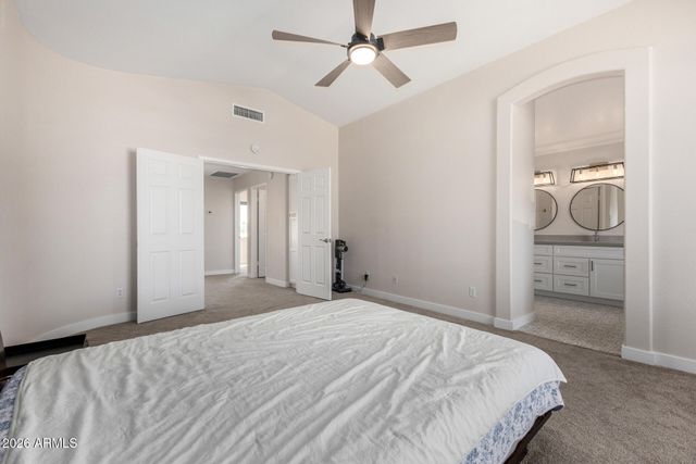 4643 E MICHELLE Drive, Phoenix, AZ 85032