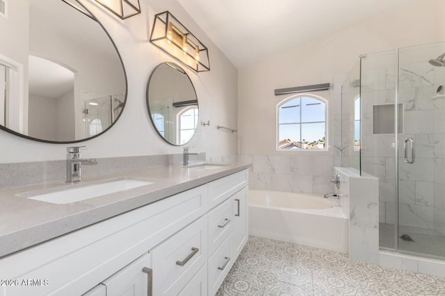 4643 E MICHELLE Drive, Phoenix, AZ 85032