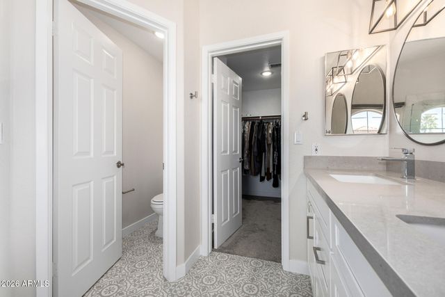 4643 E MICHELLE Drive, Phoenix, AZ 85032