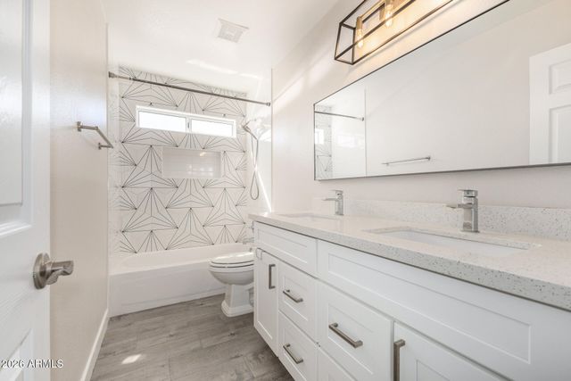 4643 E MICHELLE Drive, Phoenix, AZ 85032