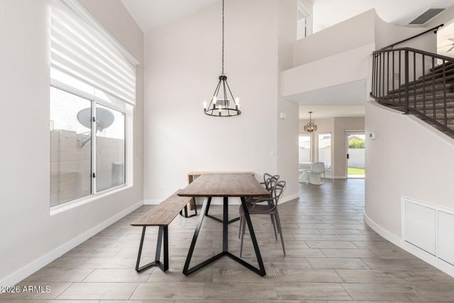 4643 E MICHELLE Drive, Phoenix, AZ 85032