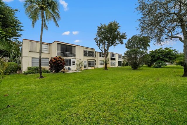 10 Willowbrook Lane 108, Delray Beach, FL 33446