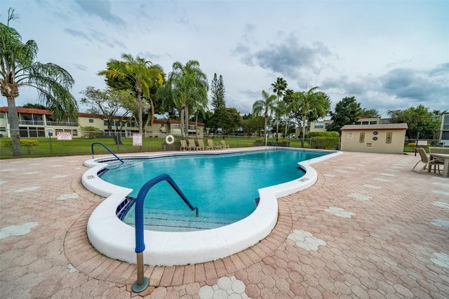 10 Willowbrook Lane 108, Delray Beach, FL 33446