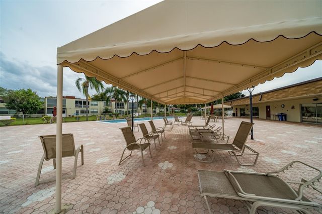 10 Willowbrook Lane 108, Delray Beach, FL 33446