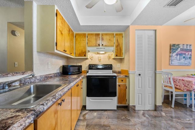 10 Willowbrook Lane 108, Delray Beach, FL 33446