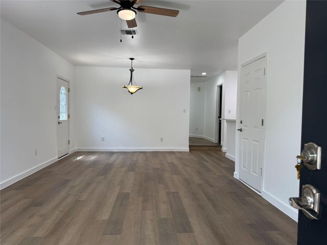 1621 Parkfield CIR, Round Rock, TX 78664