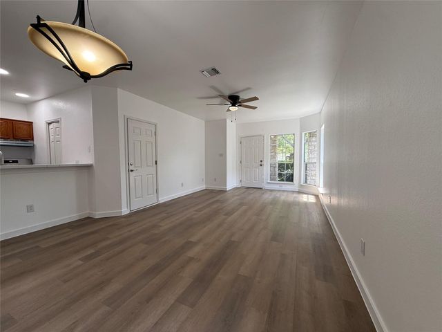 1621 Parkfield CIR, Round Rock, TX 78664
