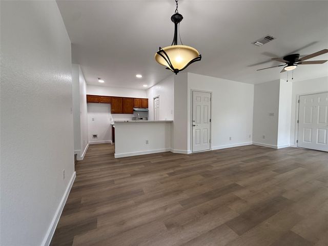1621 Parkfield CIR, Round Rock, TX 78664