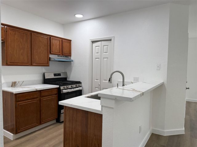 1621 Parkfield CIR, Round Rock, TX 78664
