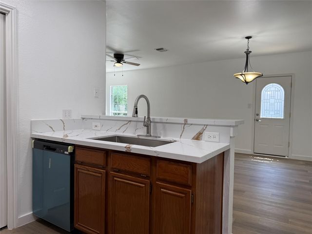 1621 Parkfield CIR, Round Rock, TX 78664