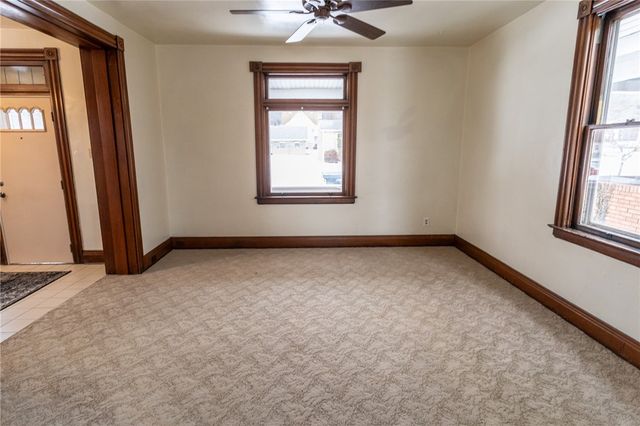 1206 Sycamore St, Connellsville, PA 15425