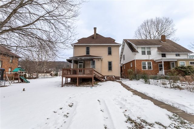 1206 Sycamore St, Connellsville, PA 15425