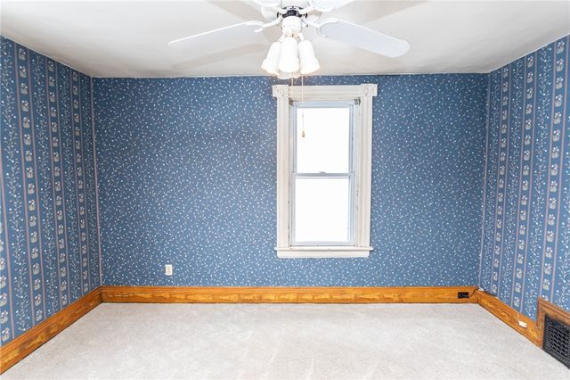 1206 Sycamore St, Connellsville, PA 15425