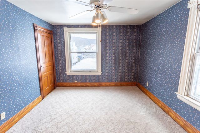 1206 Sycamore St, Connellsville, PA 15425