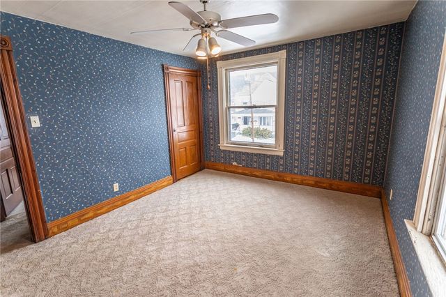 1206 Sycamore St, Connellsville, PA 15425