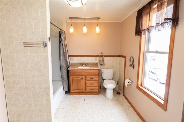 1206 Sycamore St, Connellsville, PA 15425