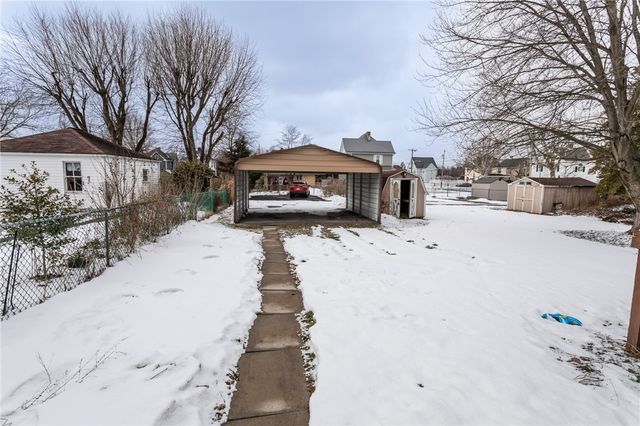 1206 Sycamore St, Connellsville, PA 15425