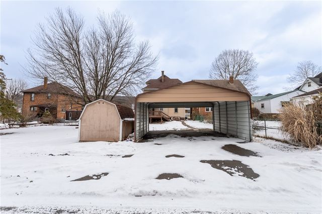 1206 Sycamore St, Connellsville, PA 15425