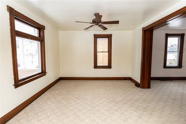 1206 Sycamore St, Connellsville, PA 15425