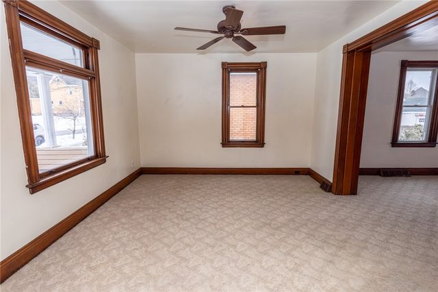 1206 Sycamore St, Connellsville, PA 15425