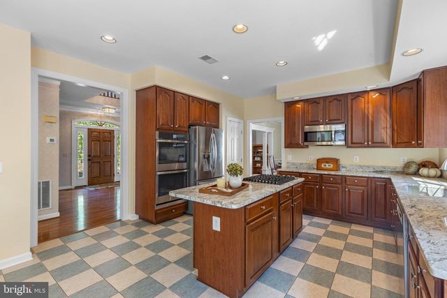 43321 HUDDLESTON LN, Chantilly, VA 20152